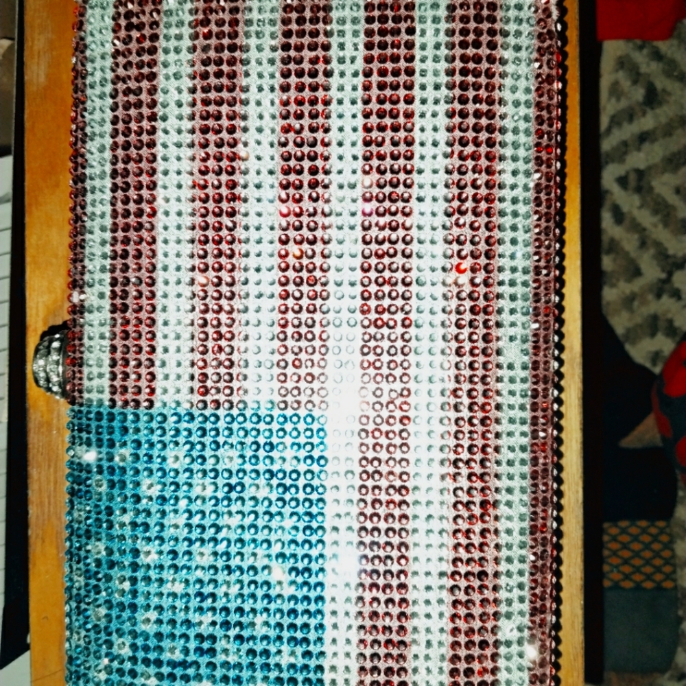 Crystal clutch